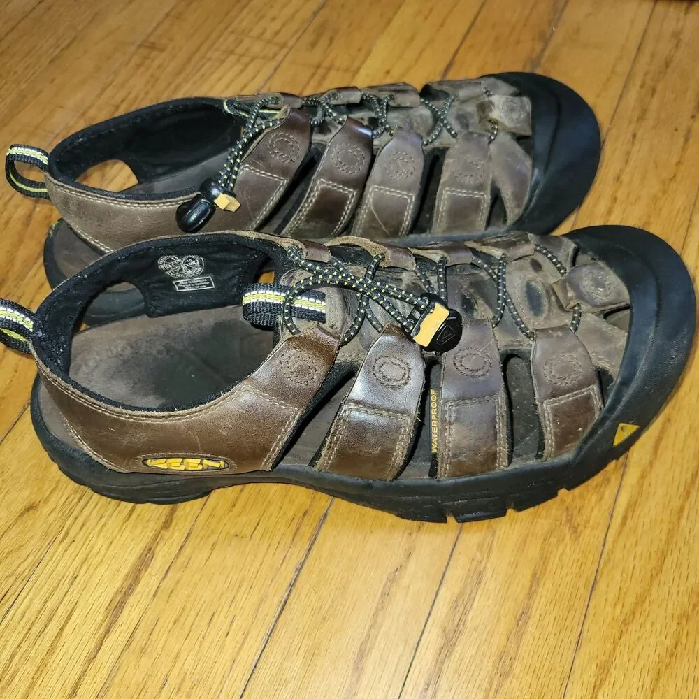 Keen Newport Men's Size 11 Waterproof Hiking Sandal Shoes Brown Leather MSRP$130